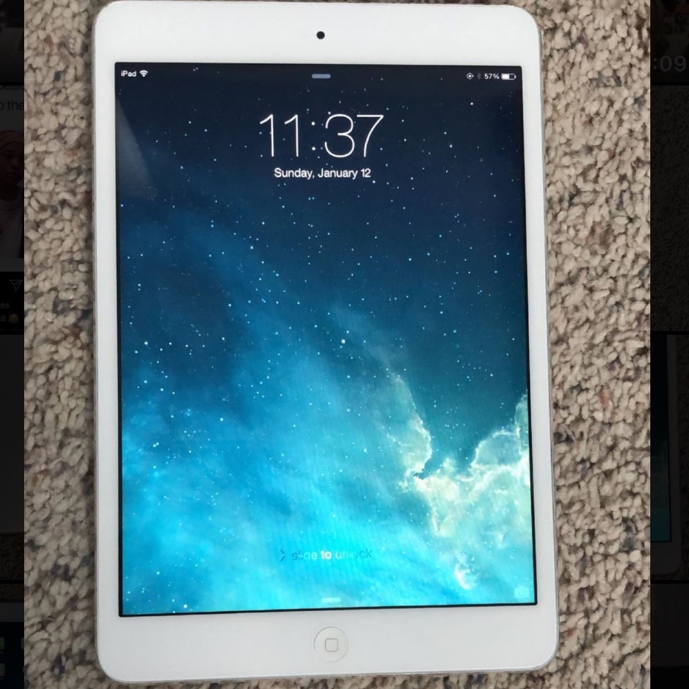 ⭐️IPAD MINI!⭐️ - Picture 3 of 7
